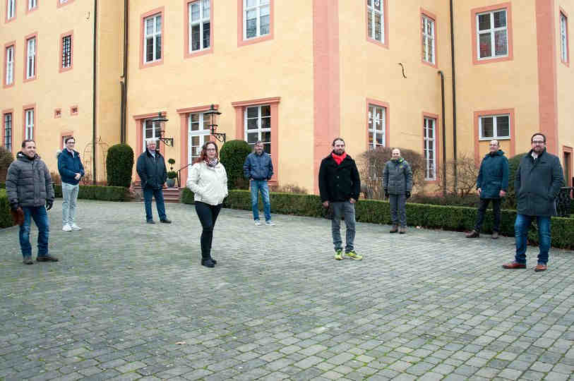 Bild Kandidaten vor Schloss Gedern